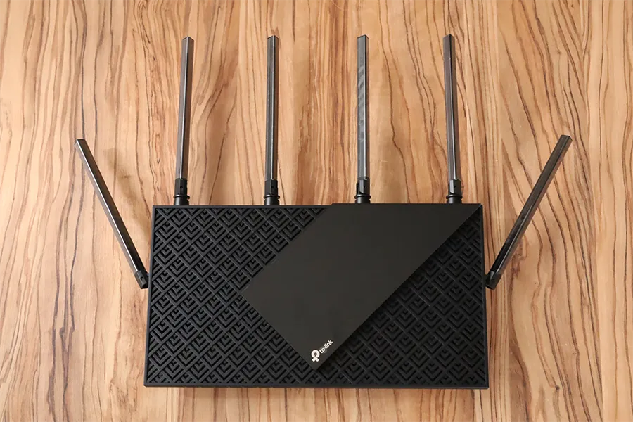 TP-Link Archer AX73の本体全体