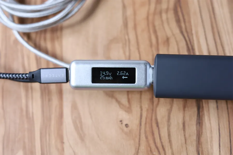 Anker PowerPort III 3-Port 65W Podで3台充電時1