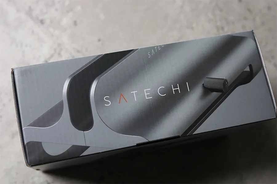 Satechi ユニバーサル バーティカル アルミニウム ラップトップスタンドの特徴