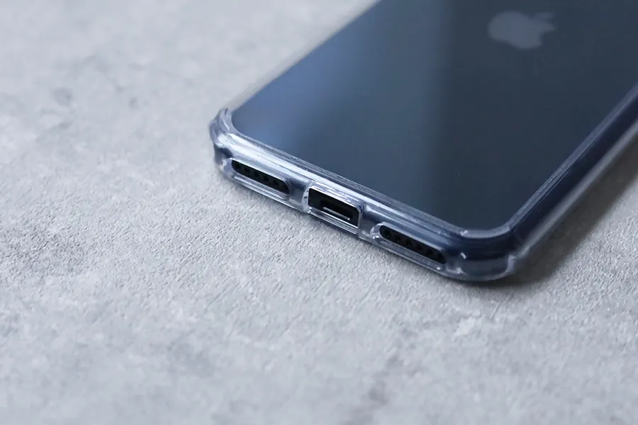 iPhone SE第3世代 NIMASOクリアケース+iPhoneSE3のポート周り