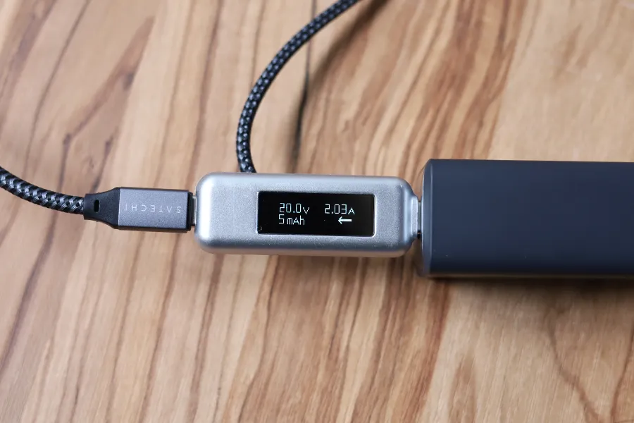Anker PowerPort III 3-Port 65W Podで2台充電時にMacBook Proは40W