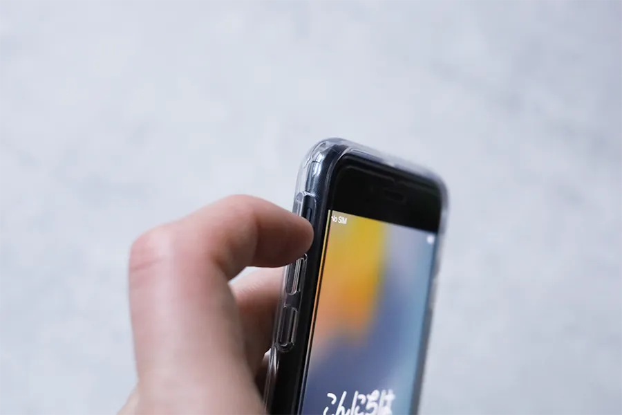iPhone SE第3世代 NIMASOクリアケースのボタン操作