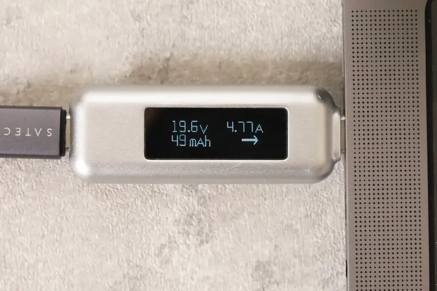 Matechの130WでMacBook Proだけを充電