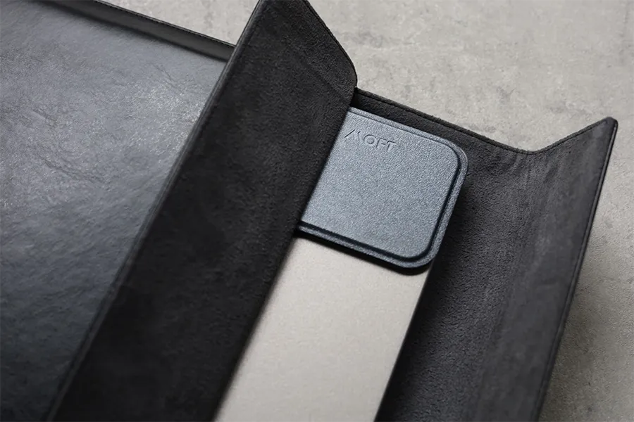 Simplism MacBook Pro 14インチケースMOFTスタンドあっても大丈夫