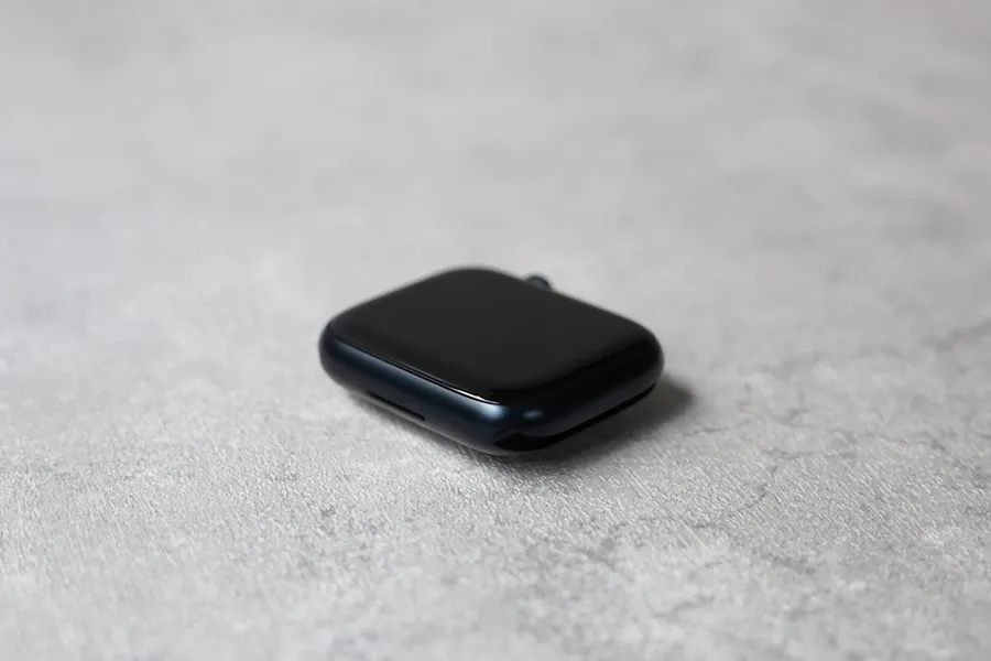 PITAKA Air Case for AppleWatchのケース穴