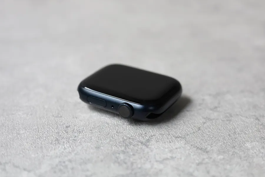 PITAKA Air Case for AppleWatchのApple Watch本体