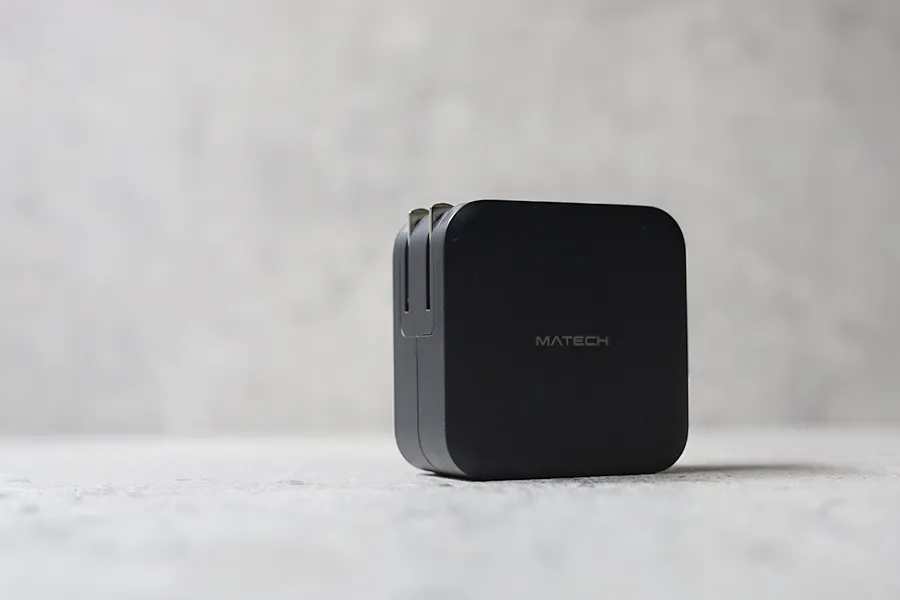 MATECH Sonicharge 100W Proはプラグ収納式