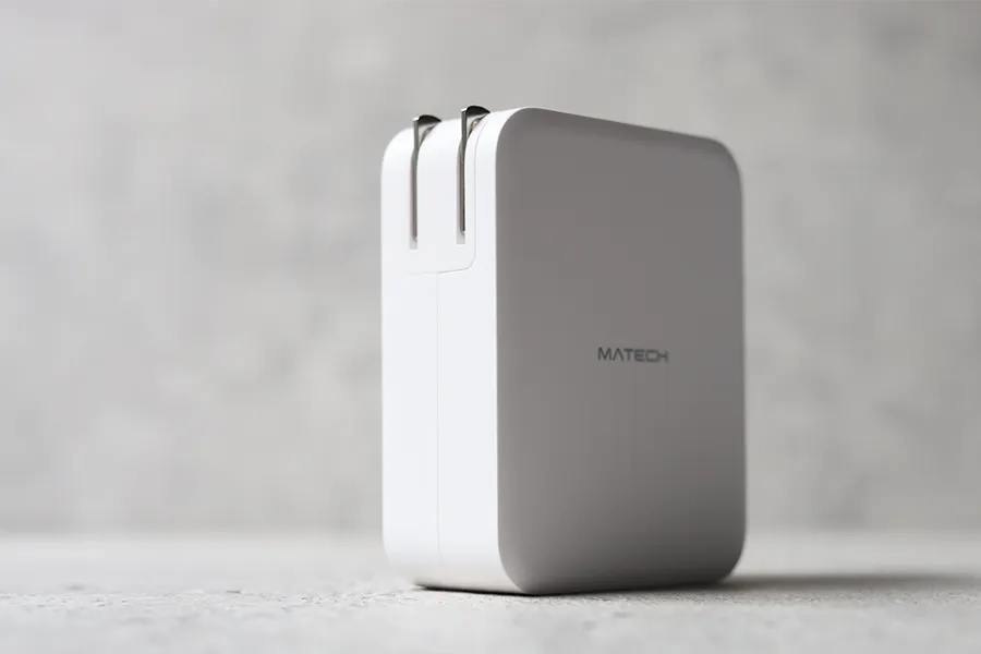 MATECH Sonicharge 130Wはプラグ収納可能