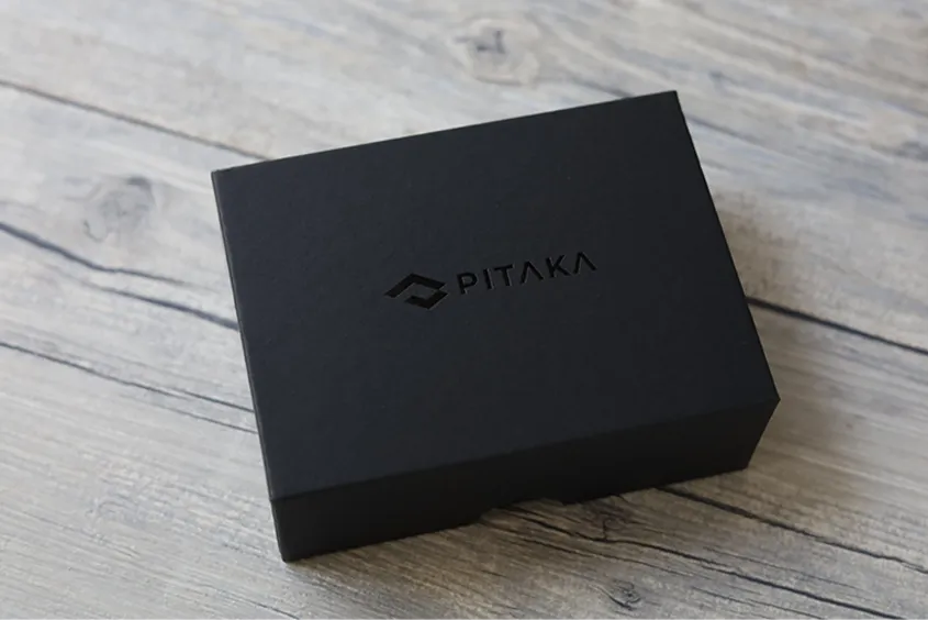 PITAKA MagEZ Case for AirPods 3の外箱中