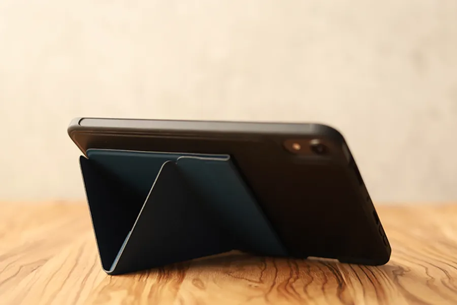 MOFT Snapタブレットケースとスタンドの横向30°