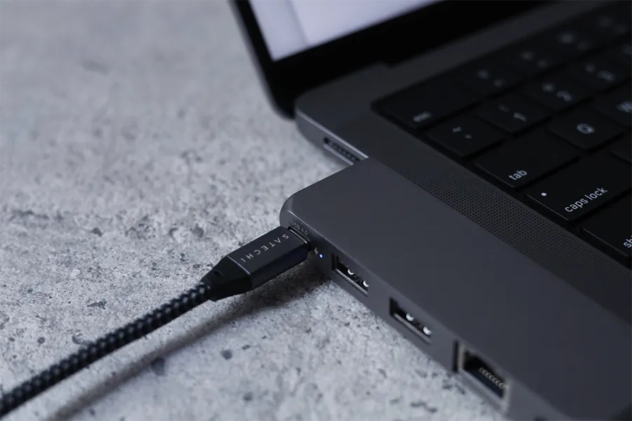 Satechi USB-C PRO ハブ ミニのThunderbolt４