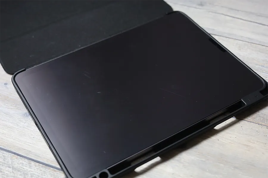 iPad Air用NIMASOグレアフィルムに貼り替えた理由は傷