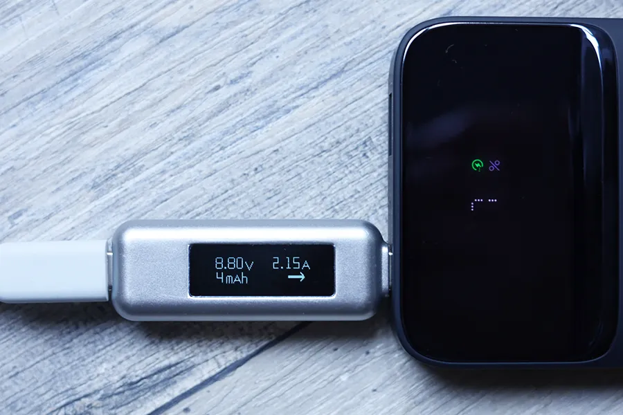Baseus モバイルバッテリー ワイヤレス マグネット式の入力