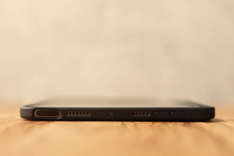 MOFT Snapタブレットケースの電源ボタン側