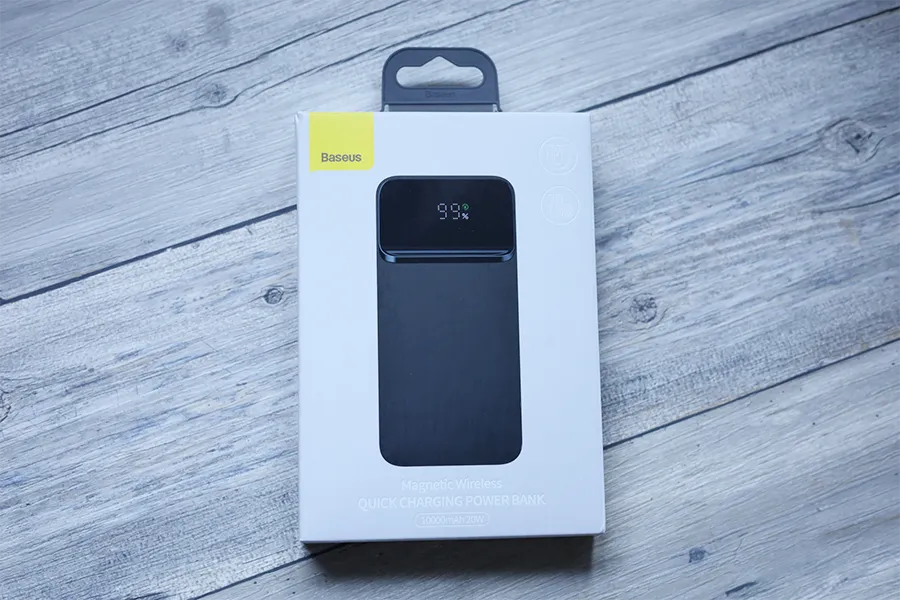 Baseus モバイルバッテリー ワイヤレス マグネット式外箱