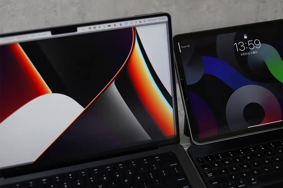 MacBookとiPadをアップ