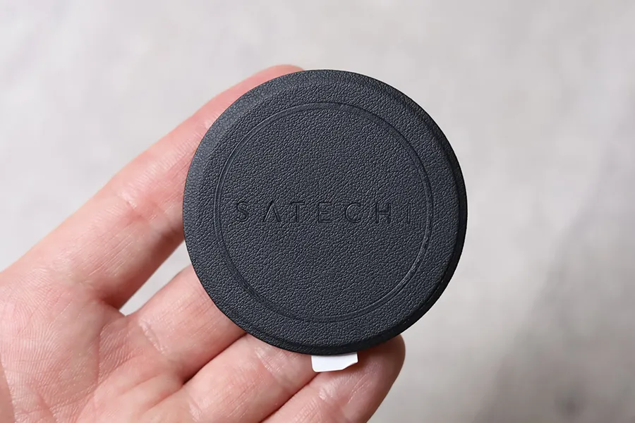SATECHIマグネットステッカーの正面