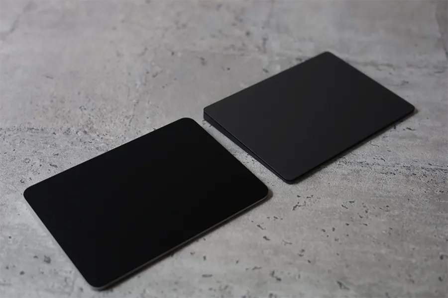 Magic Trackpadのブラックとスペースグレイ