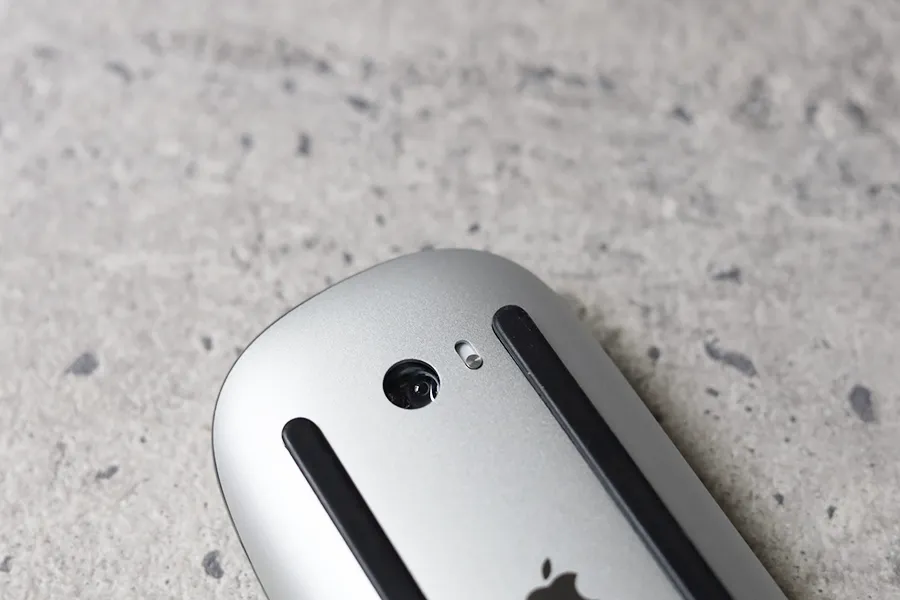 Magic Mouse 2 の背面ボタン