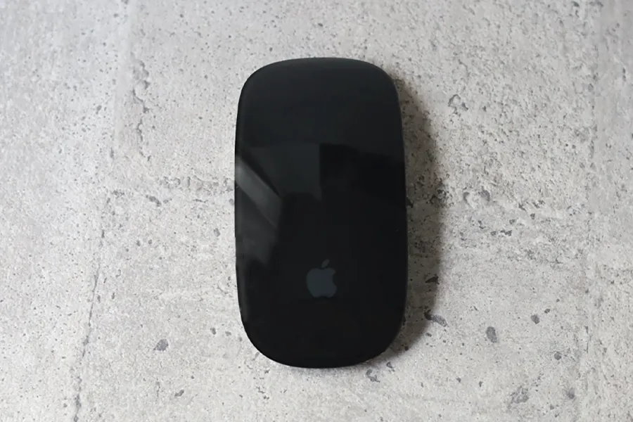 Magic Mouse 2 ブラック表面