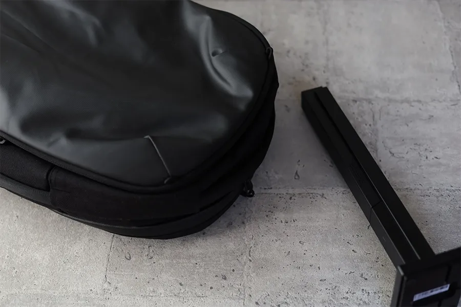 CZUR Lens Proをリュックに入れて持ち運びやすい