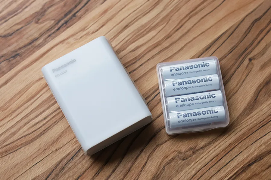 エネループと専用USB急速充電器