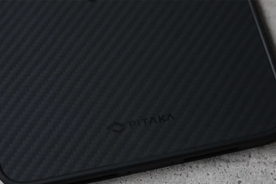 PITAKA MagEZ Charging Stand & Case for Tablets iPad mini 6のケースは下部にロゴ