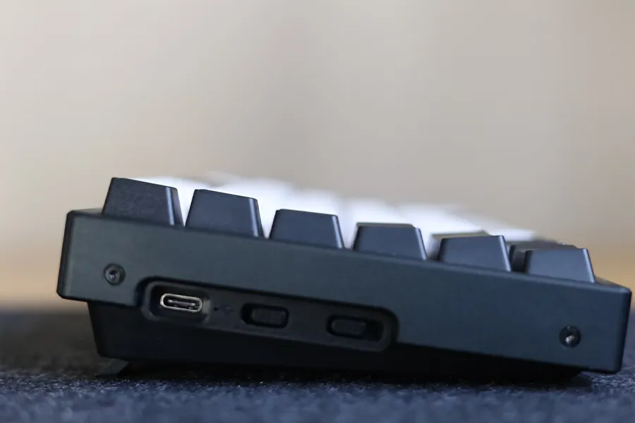 Keychron K2(Hot-swappable)の側面浅い角度