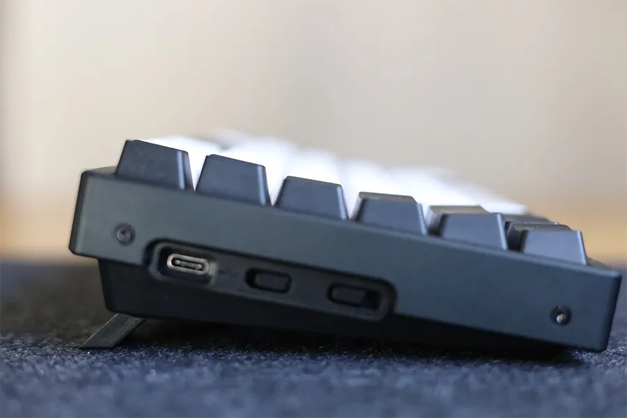 Keychron K2(Hot-swappable)側面角度深い方