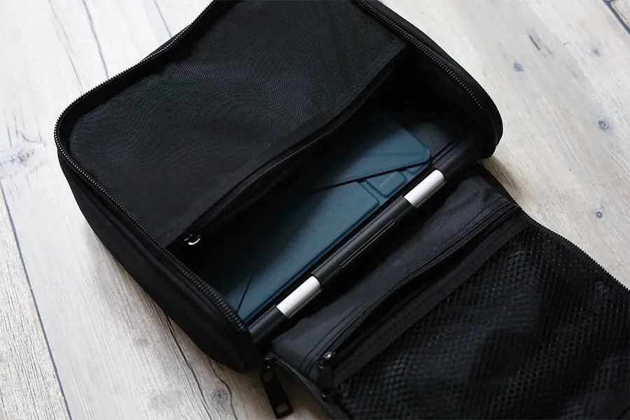 無印良品 ポリエステル吊して使える洗面用具ケースキレイにiPad miniが収納できる