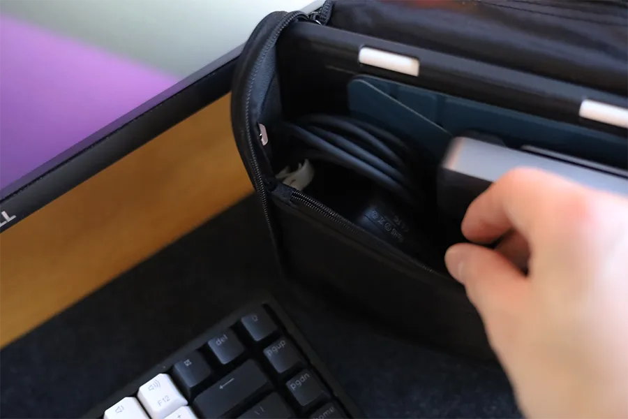 無印良品 ポリエステル吊して使える洗面用具ケースからきれいに取り出す