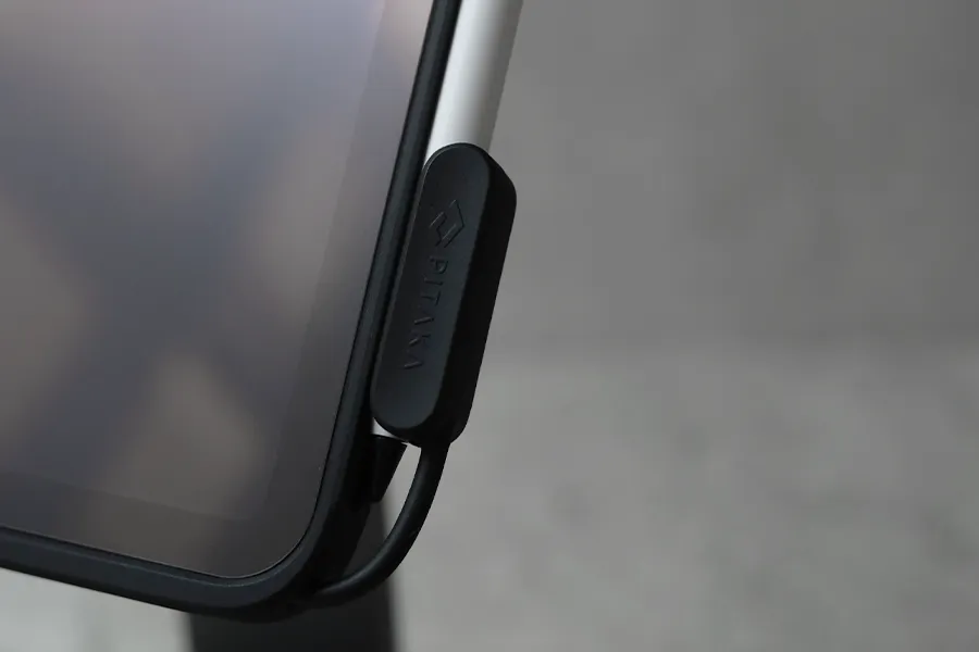 PITAKA MagEZ Charging Stand & Case for Tablets iPad mini 6はPITAKAクリップでくっつく