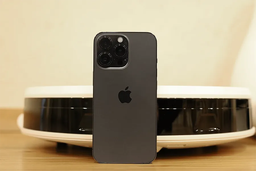 iPhoneと高さ比べた状態