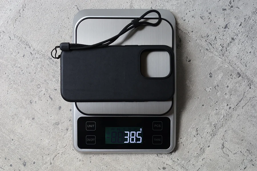 ケースとストラップで38.5G
