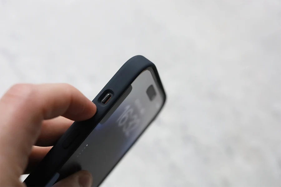 iPhone 14 pro シリコンケースのマナーボタン切り替え