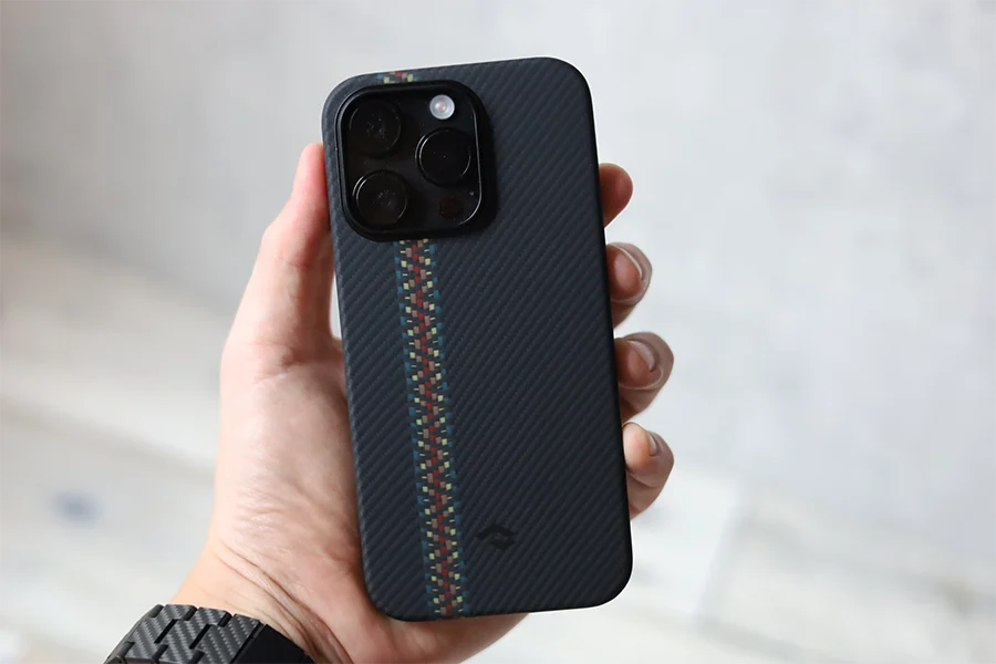 iPhone14 Pro用PITAKA MagEZ Case 3ラプソディとiPhone 134 pro