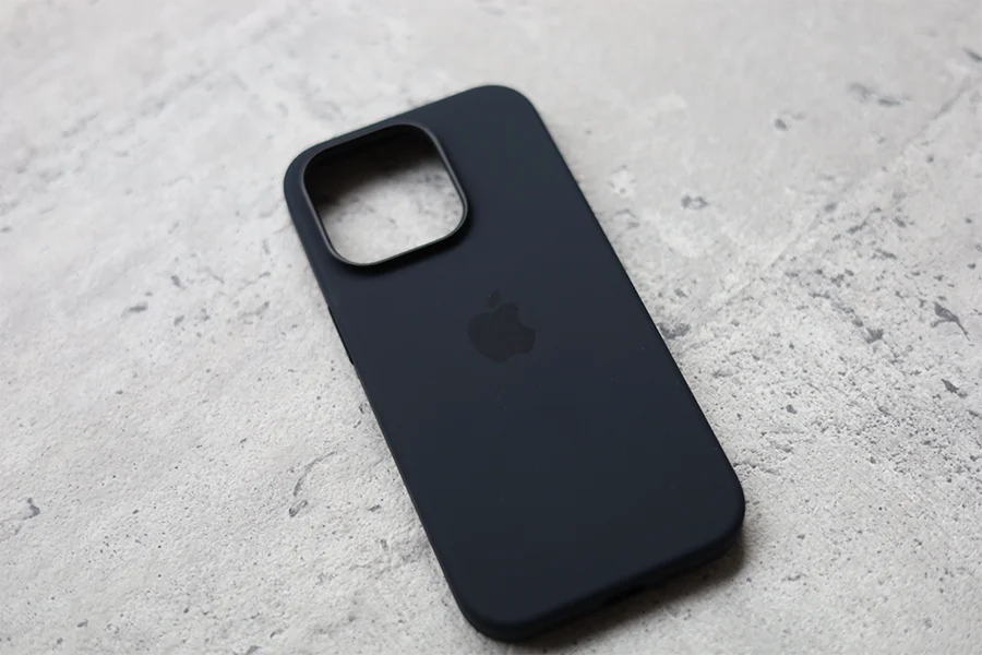 iPhone 14 pro シリコンケースのリンゴマークシリコン