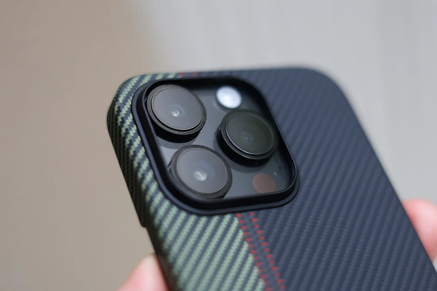 iPhone14 Pro用PITAKA MagEZ Case 3 序曲_ラプソディとレンズ周り