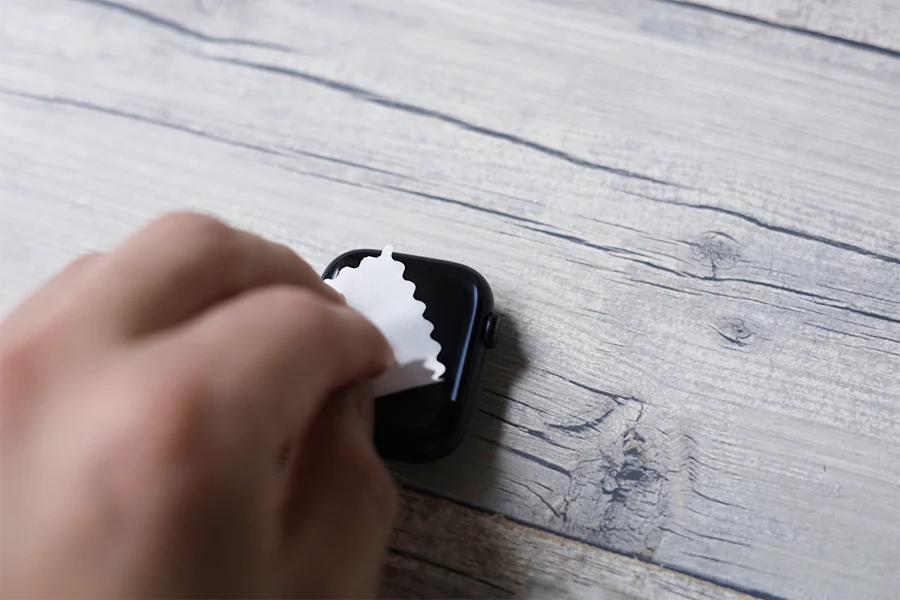 取り付け手順2Apple Watchの画面を乾かす