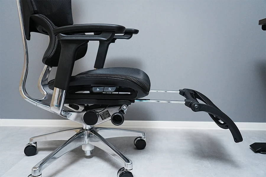 COFO Chair Premiumフットレストを伸ばした状態