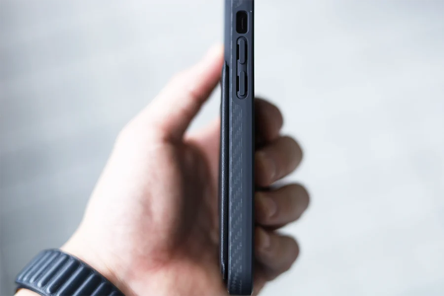 iPhoneケースとMagSafeカード入れの合体