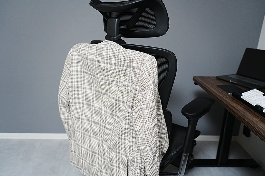COFO Chair Premiumに薄手のジャケット書けた