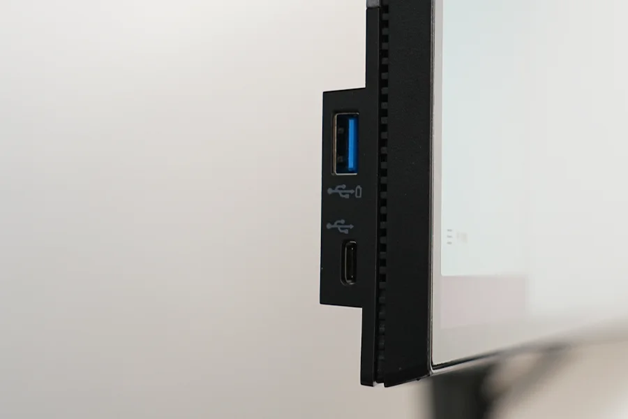 Dell U2720QMのサイドポート