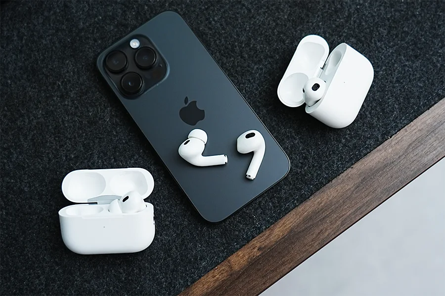 【わかりやすく比較】AirPods Pro 第2世代とAirPods 第3世代の違いは?どっちがおすすめか