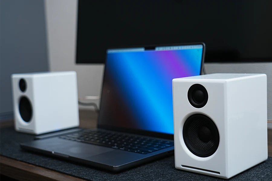 【本音暴露 音質は価格以下】Audioengine A2+ Wireless レビュー|ミニマルデザインで小型コンパクトBluetooth対応スピーカー