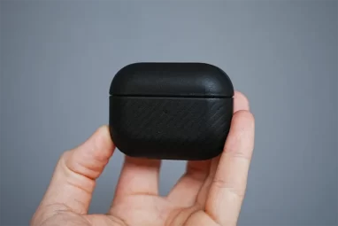 Moment AirPods Pro caseの本体前