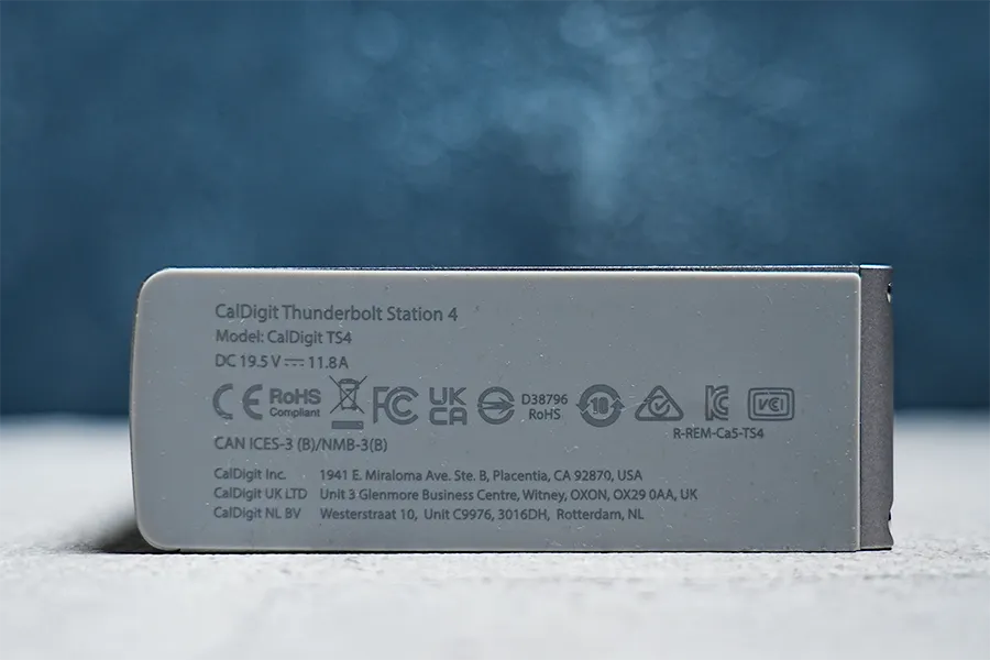 CalDigit TS4 ハブ 6-in-1 の各種認証マークや規格