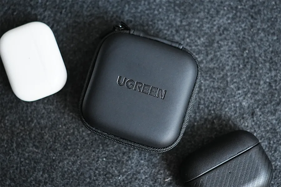 UGEEN イヤホンケースケーブルカバー レビュー｜AirPods Proなどの本体をそのまま使用したい人に最適解ケース