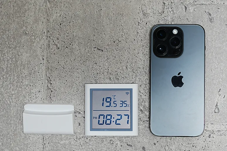 iPhoneと並べた状態