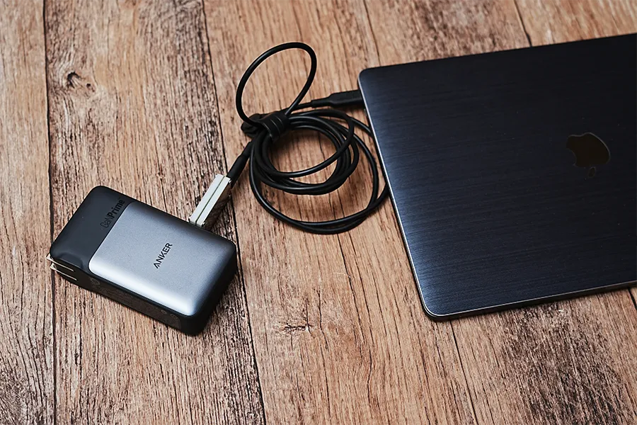 モバイルバッテリーとしての充電も可能